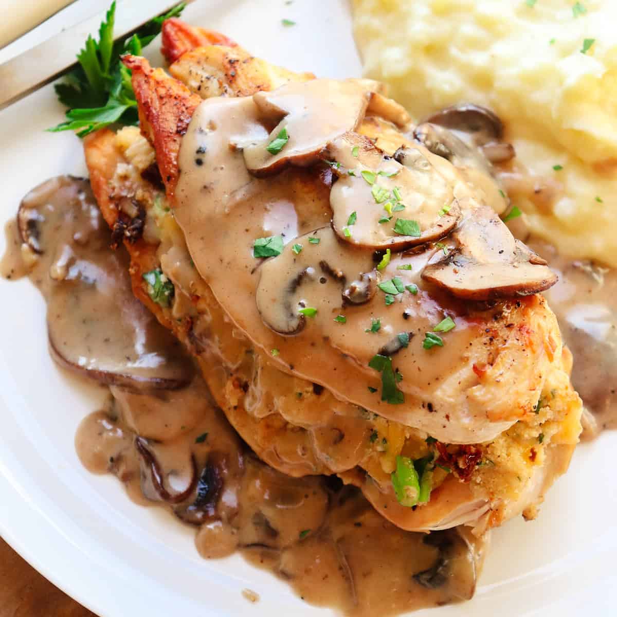 olive-garden-stuffed-chicken-marsala-featured
